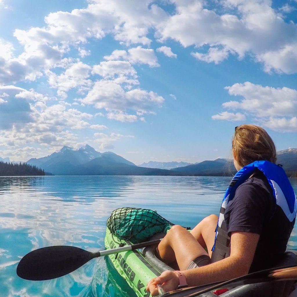 kayaking maligne lake jasper