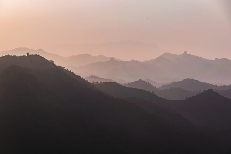 great wall of china gubeikou hike at sunrise