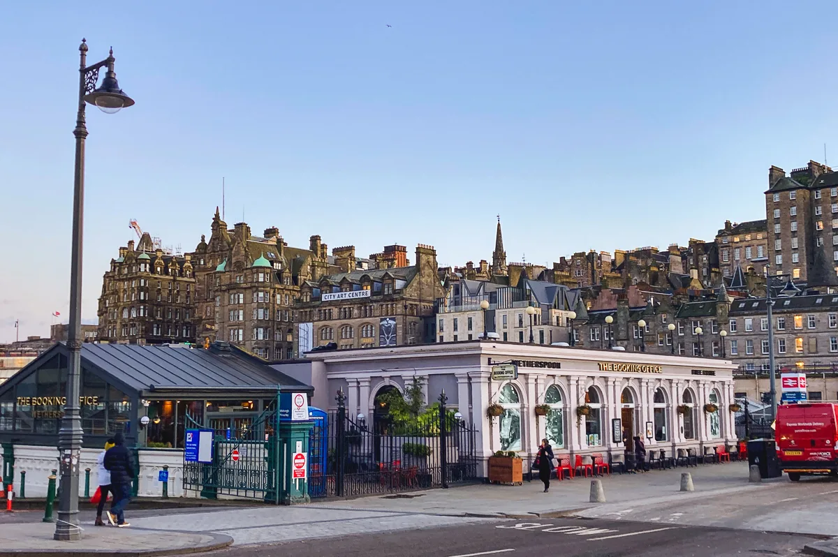 35 of the best things to do in Edinburgh at night best things to do in edinburgh train station