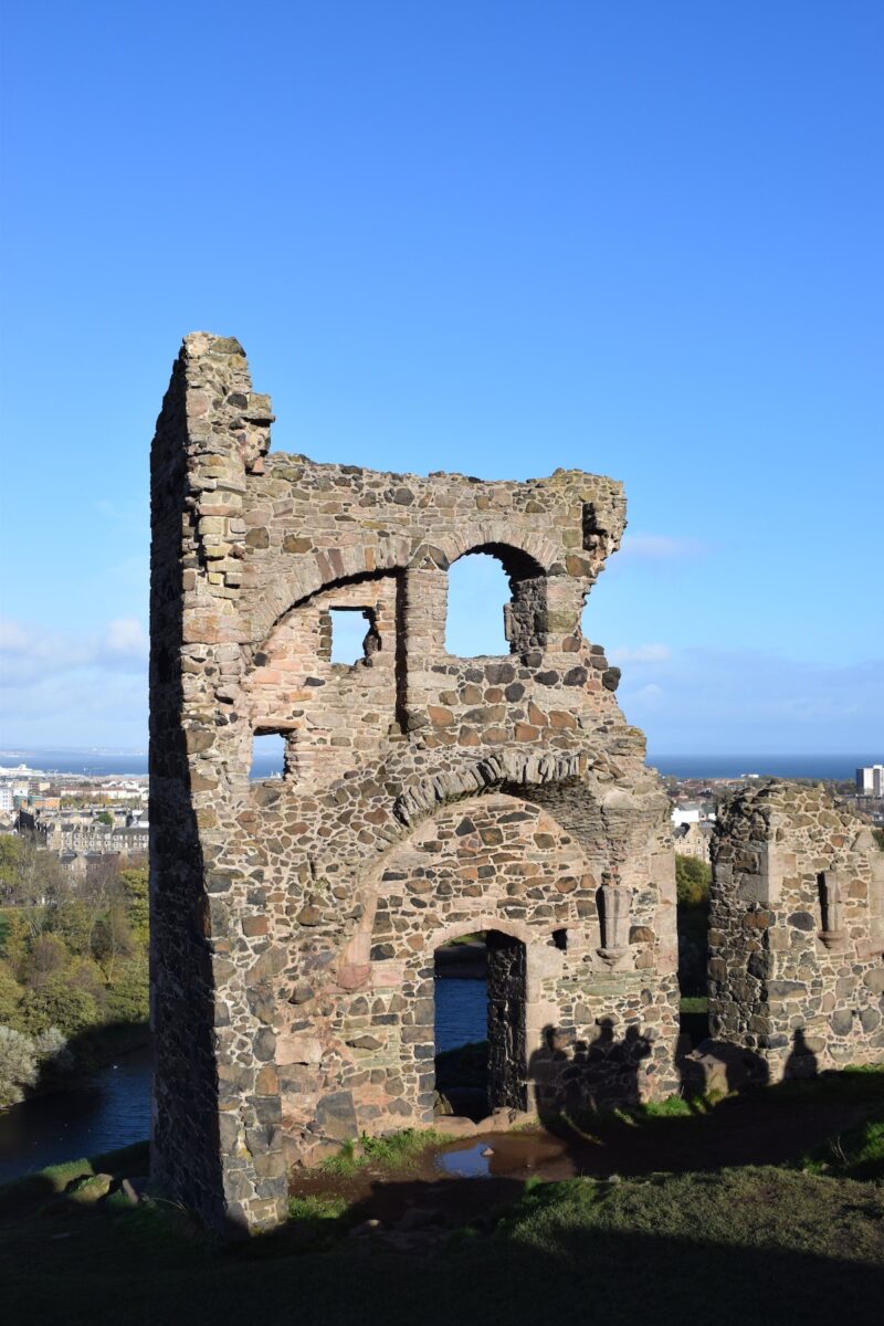 holyrood park fort